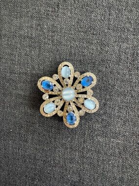 Vintage-Inspired Blue Floral Brooch with Crystal Accents